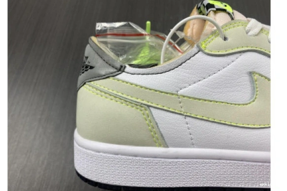 Rep EP AIR JORDAN 1 DM7837-103 GHOST WHITE OG GREEN-BLACK LOW DM7837-103 0413